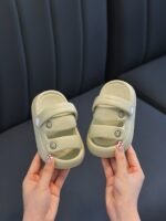 Children's slippers and sandals can be worn interchangeably. - Image 4