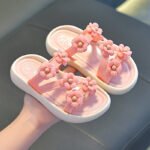 Children's flower slippers - Image 3
