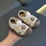 Children's walking shoes