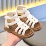 Children's sandals - Image 2